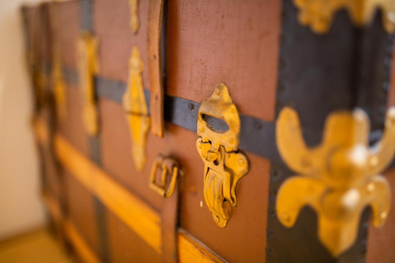 Antique Central Komiza House Nona Nika Ngoại thất bức ảnh