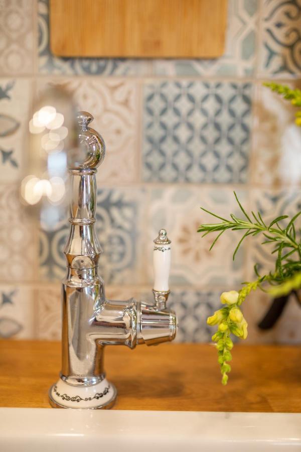Antique Central Komiza House Nona Nika Ngoại thất bức ảnh